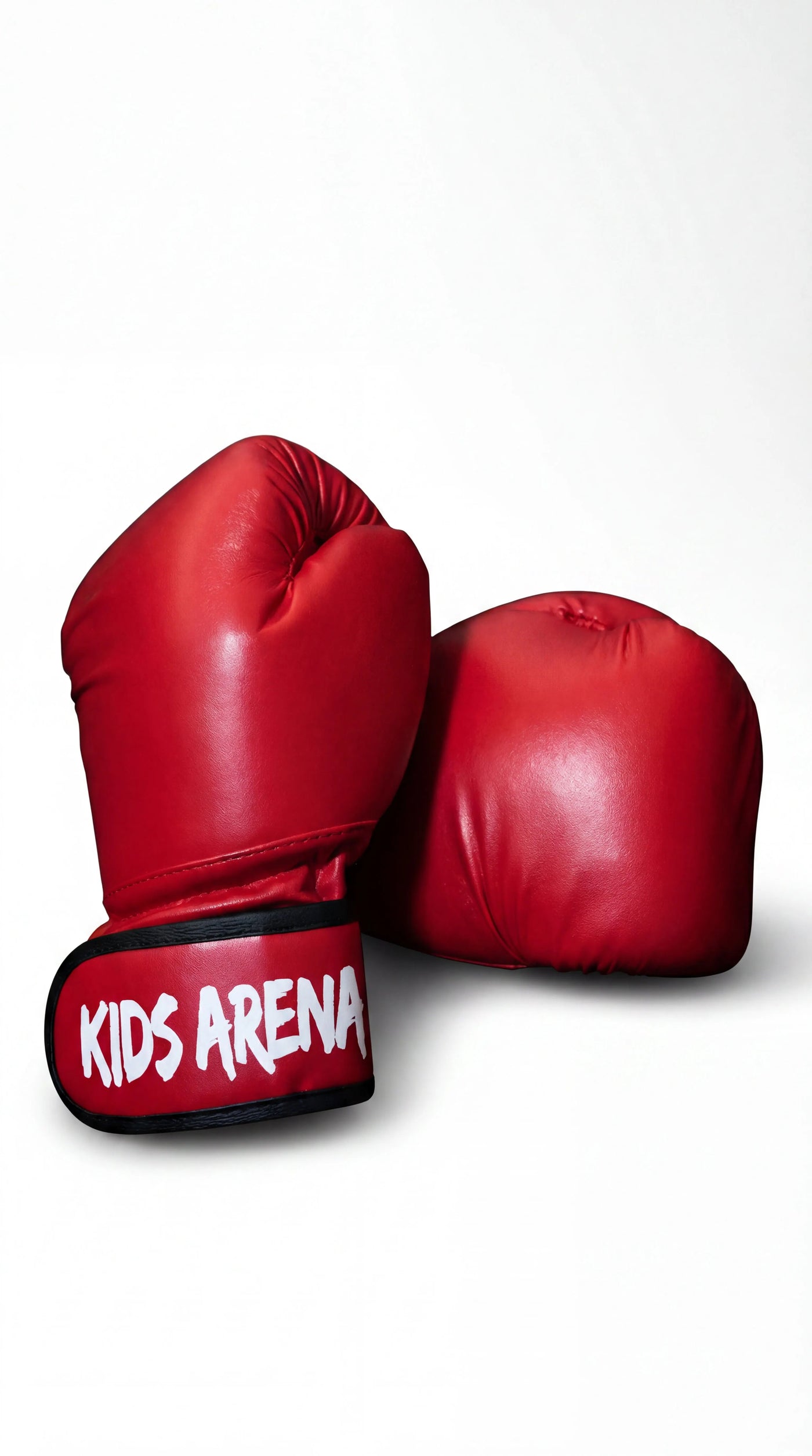 Rode bokshandschoenen voor kinderen met het Kids Arena logo